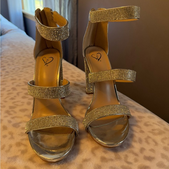 Windsor High Heels - Picture 4 of 6